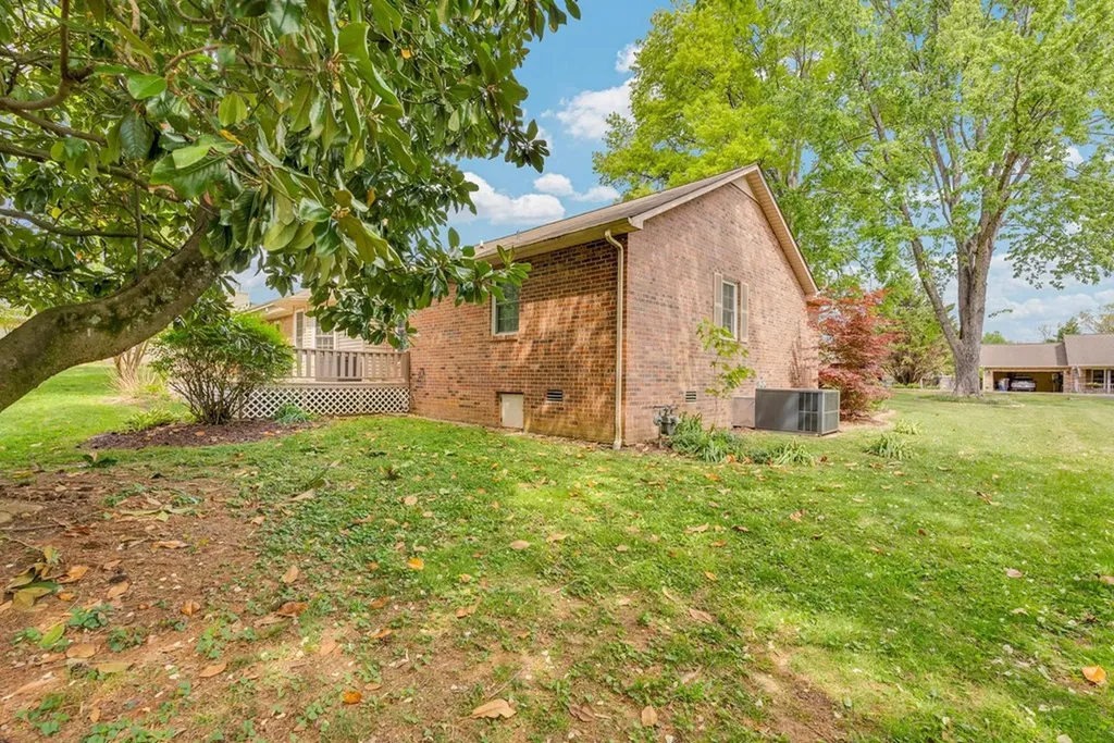 595 Laurel Park Circle Cookeville TN 38501