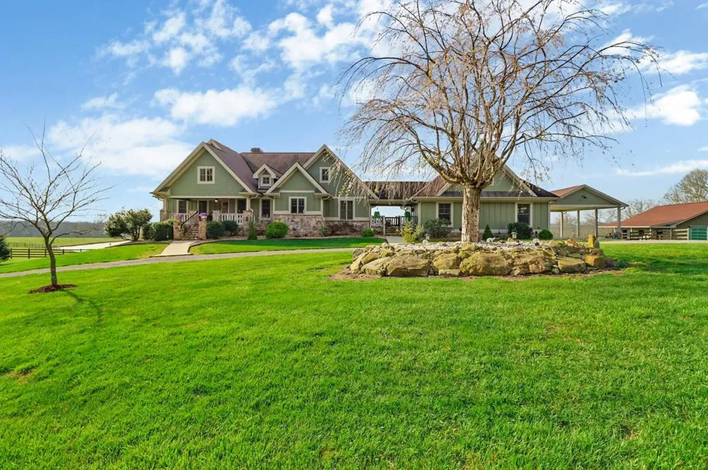 1201 Bridle Trail Spencer TN 38585