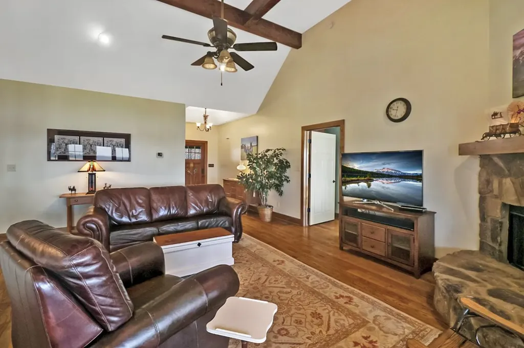 1201 Bridle Trail Spencer TN 38585