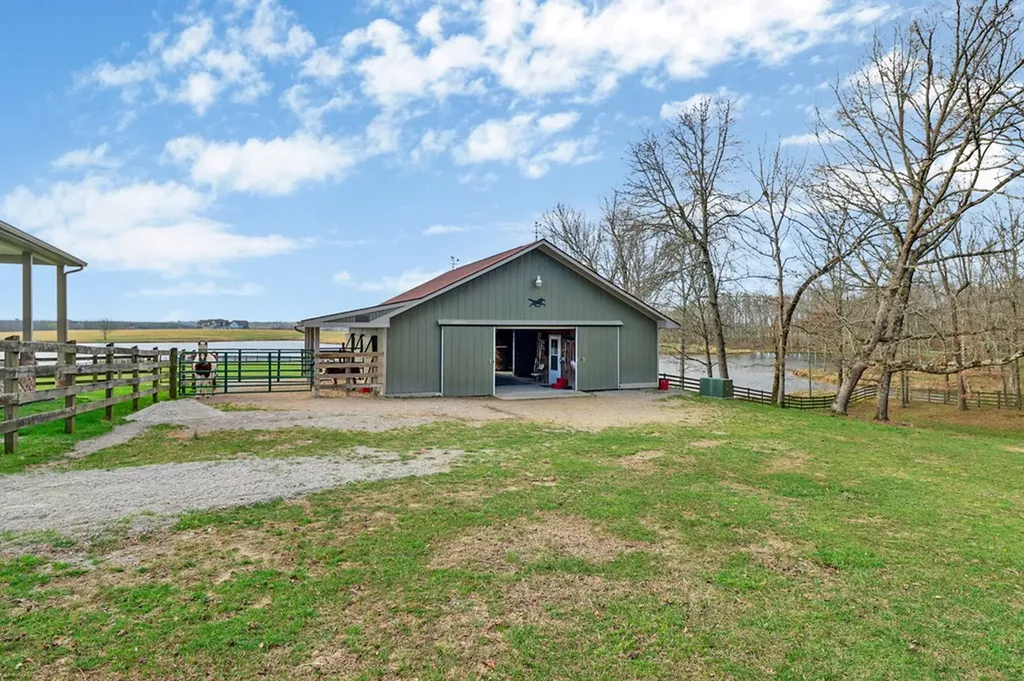 1201 Bridle Trail Spencer TN 38585