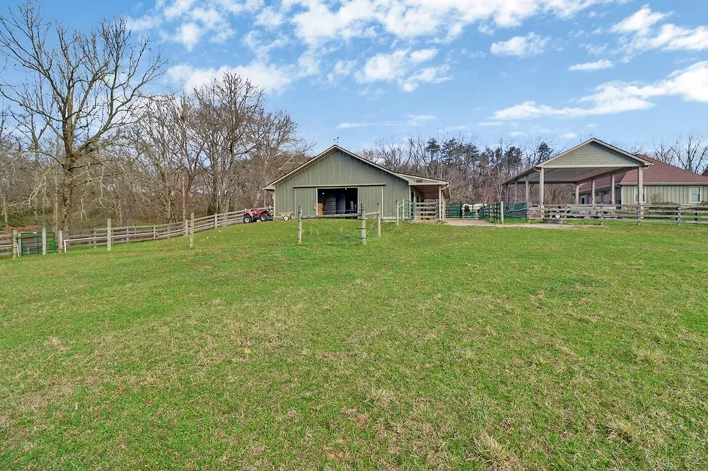 1201 Bridle Trail Spencer TN 38585