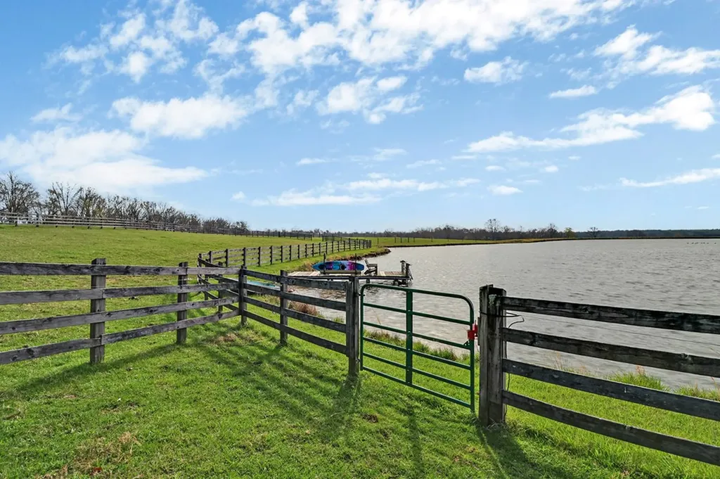 1201 Bridle Trail Spencer TN 38585