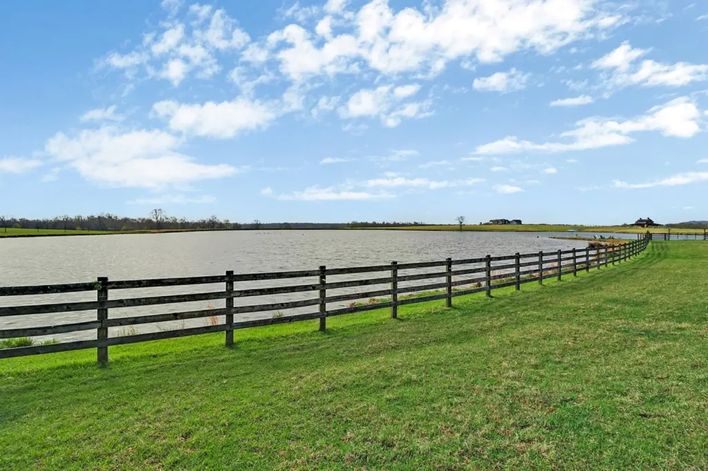1201 Bridle Trail Spencer TN 38585