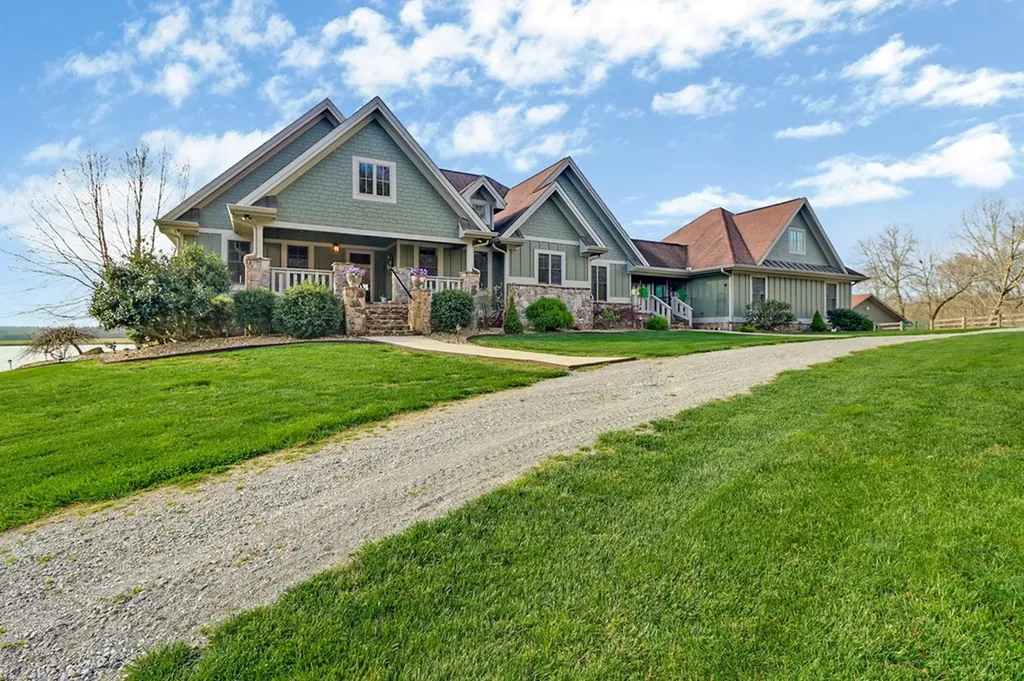1201 Bridle Trail Spencer TN 38585