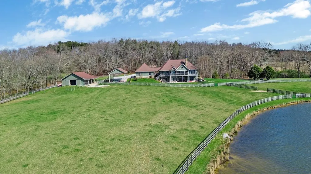 1201 Bridle Trail Spencer TN 38585