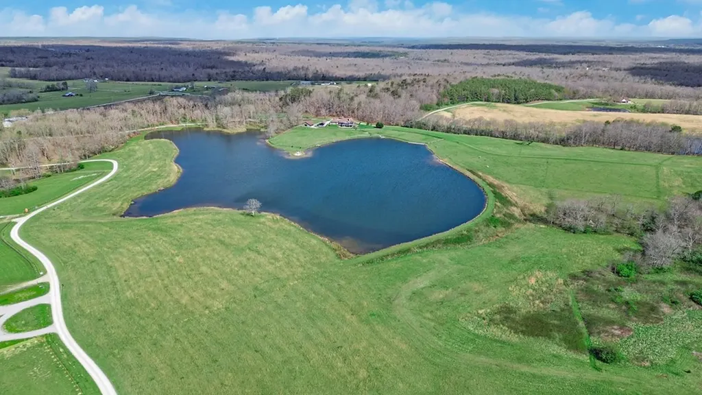 1201 Bridle Trail Spencer TN 38585