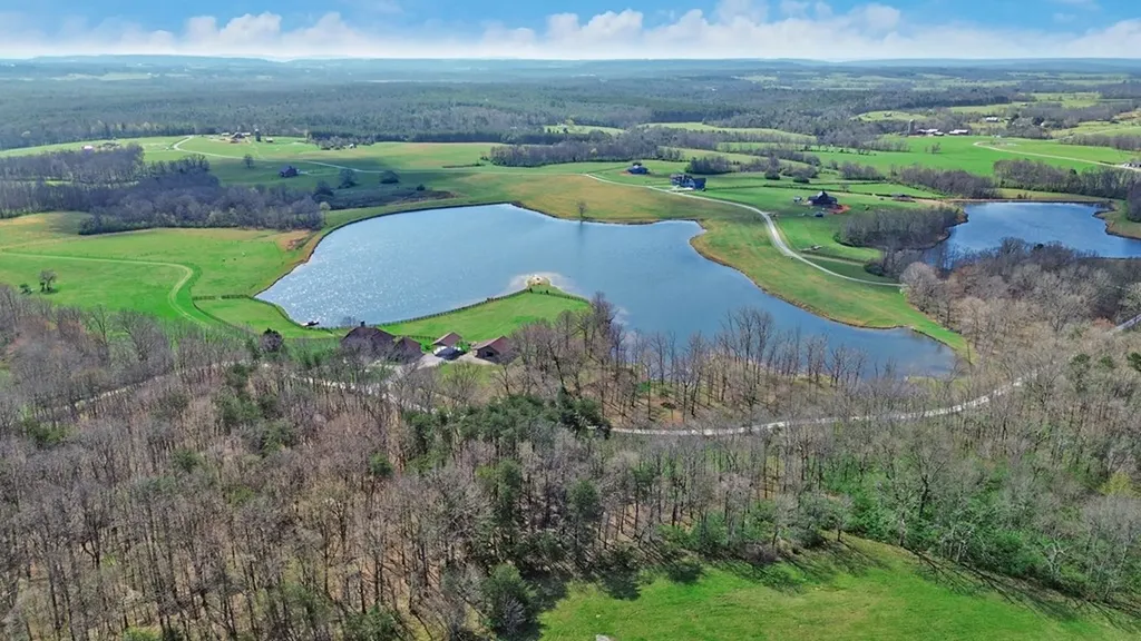 1201 Bridle Trail Spencer TN 38585