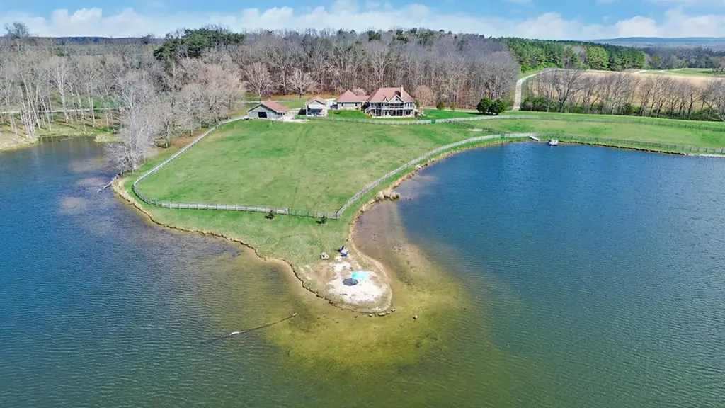 1201 Bridle Trail Spencer TN 38585