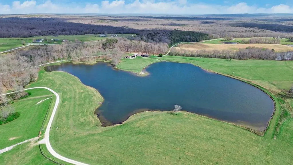 1201 Bridle Trail Spencer TN 38585