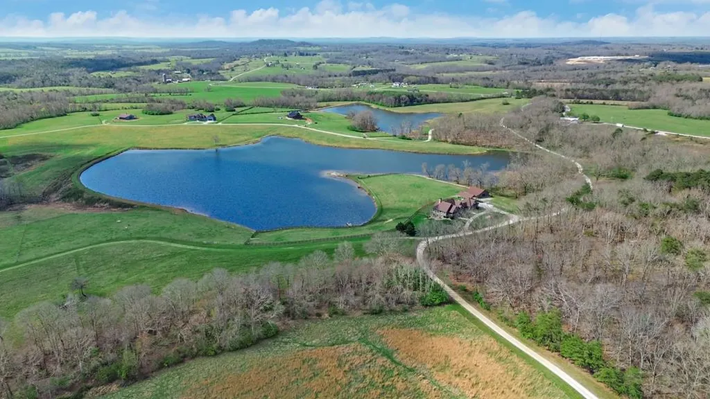 1201 Bridle Trail Spencer TN 38585