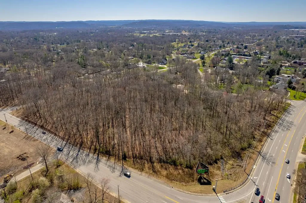 10 Ac E 10th Street Cookeville TN 38501
