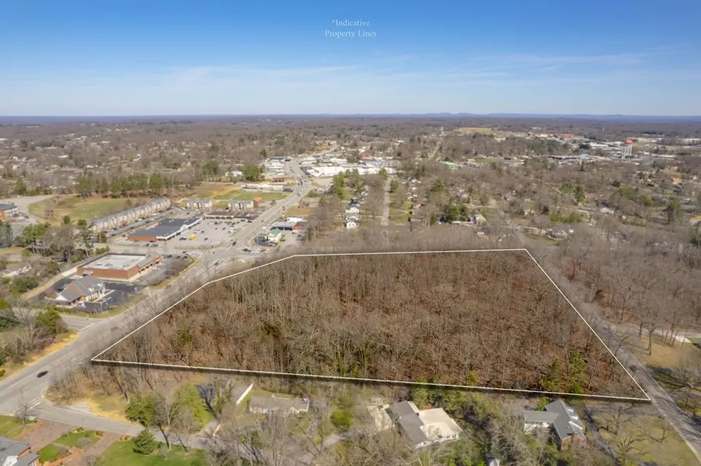 10 Ac E 10th Street Cookeville TN 38501