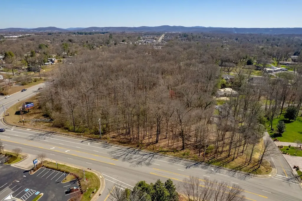 10 Ac E 10th Street Cookeville TN 38501