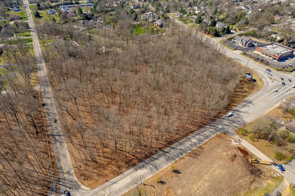 10 Ac E 10th Street Cookeville TN 38501