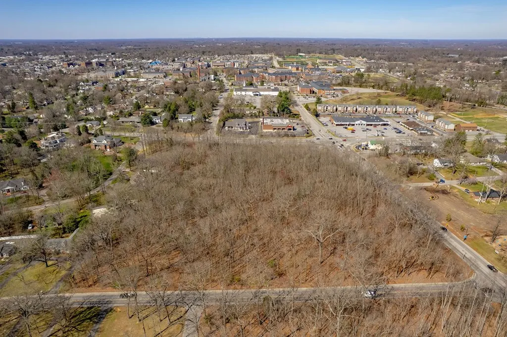 10 Ac E 10th Street Cookeville TN 38501