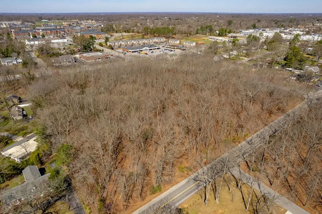 10 Ac E 10th Street Cookeville TN 38501
