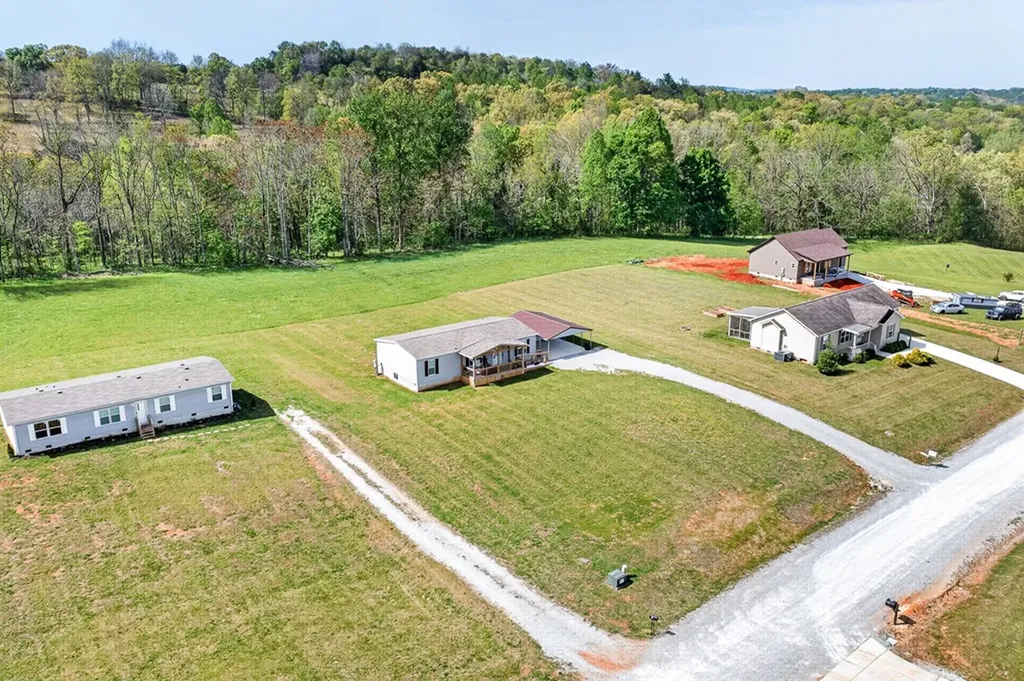 156 Falls View Road Sparta TN 38583