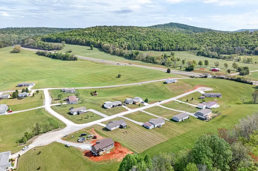 156 Falls View Road Sparta TN 38583