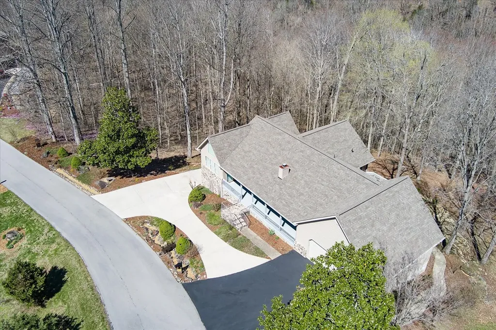 566 Mallard Byrdstown TN 38549