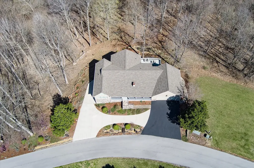 566 Mallard Byrdstown TN 38549