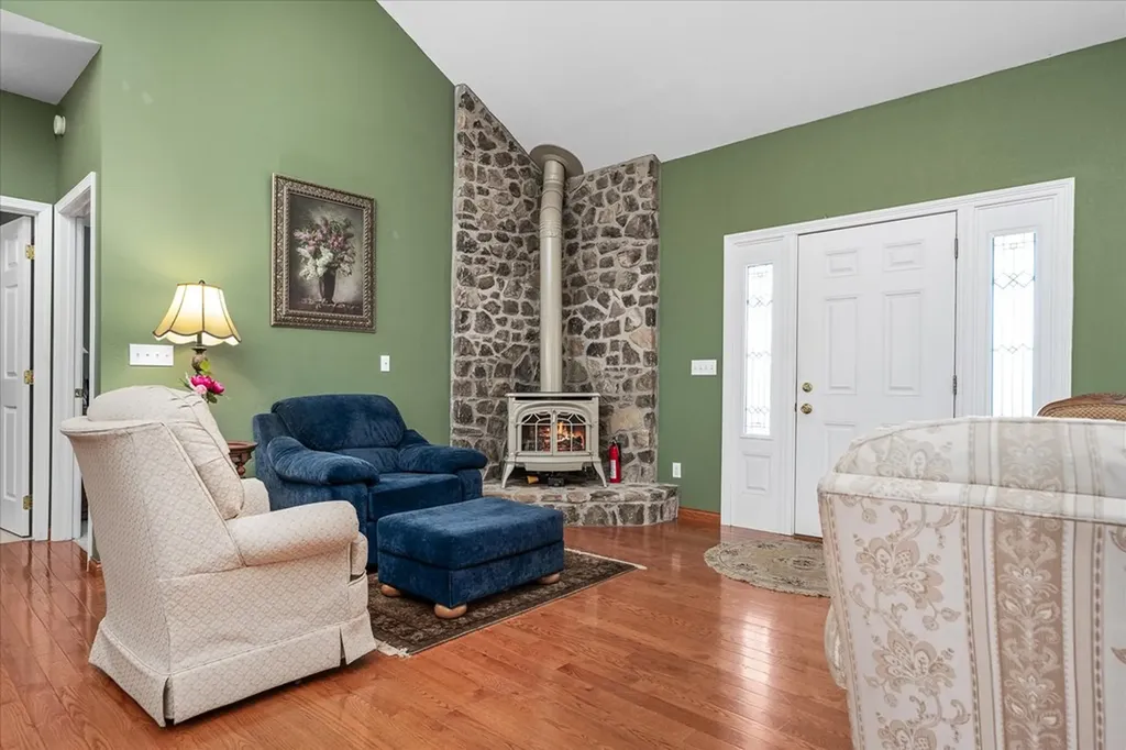 566 Mallard Byrdstown TN 38549