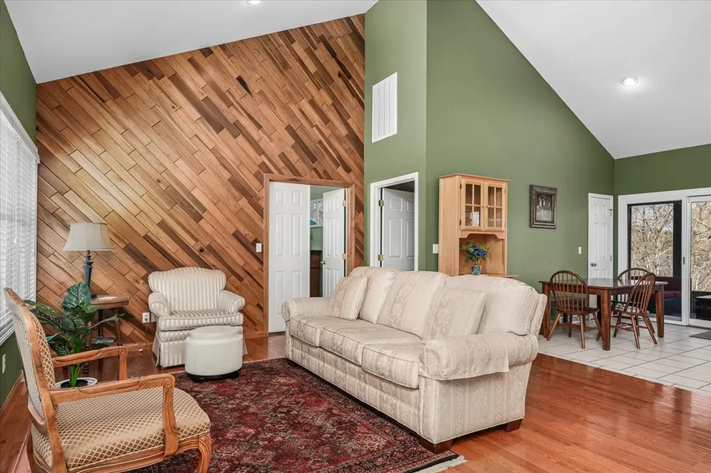566 Mallard Byrdstown TN 38549