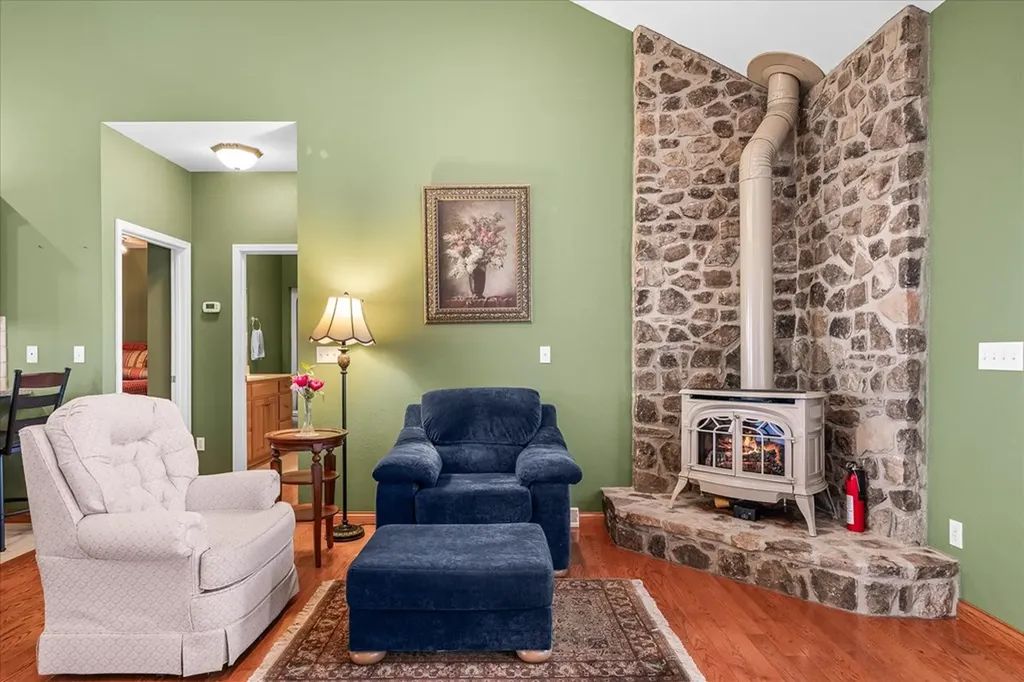 566 Mallard Byrdstown TN 38549