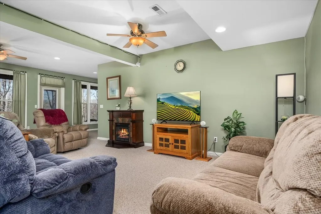 566 Mallard Byrdstown TN 38549