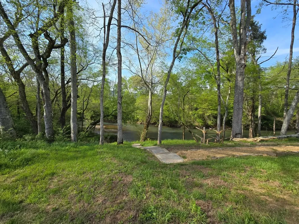 96 & 98 0 River Ridge Drive Dunlap TN 37327