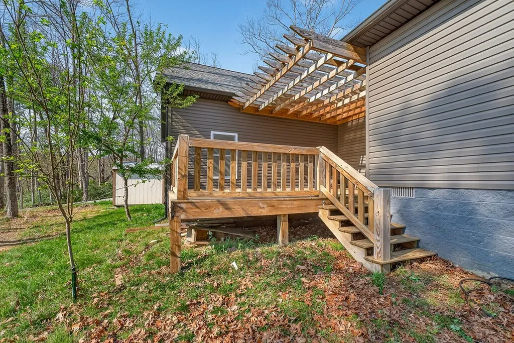 31 Reeves Place Monterey TN 38574