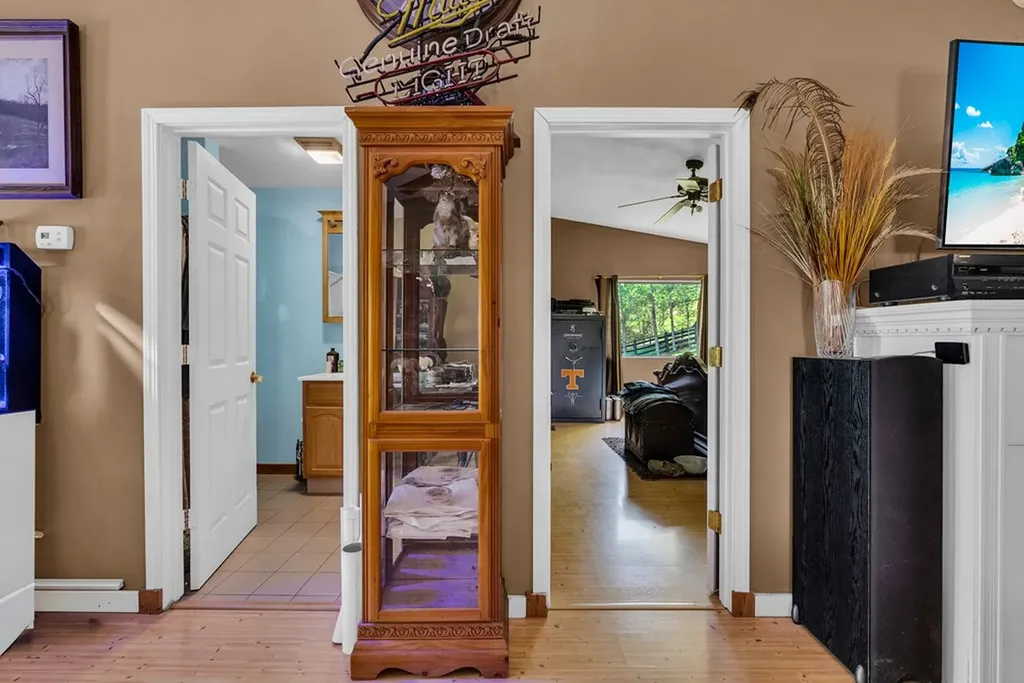 3635 Louisville Road Louisville TN 37777