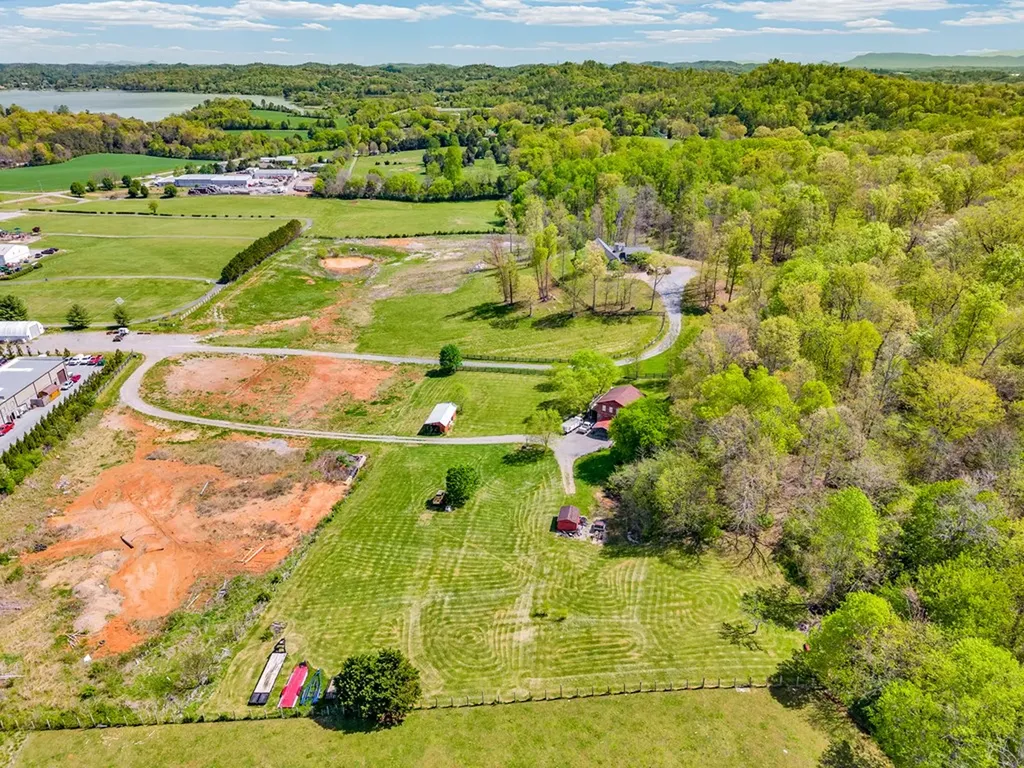 3635 Louisville Road Louisville TN 37777
