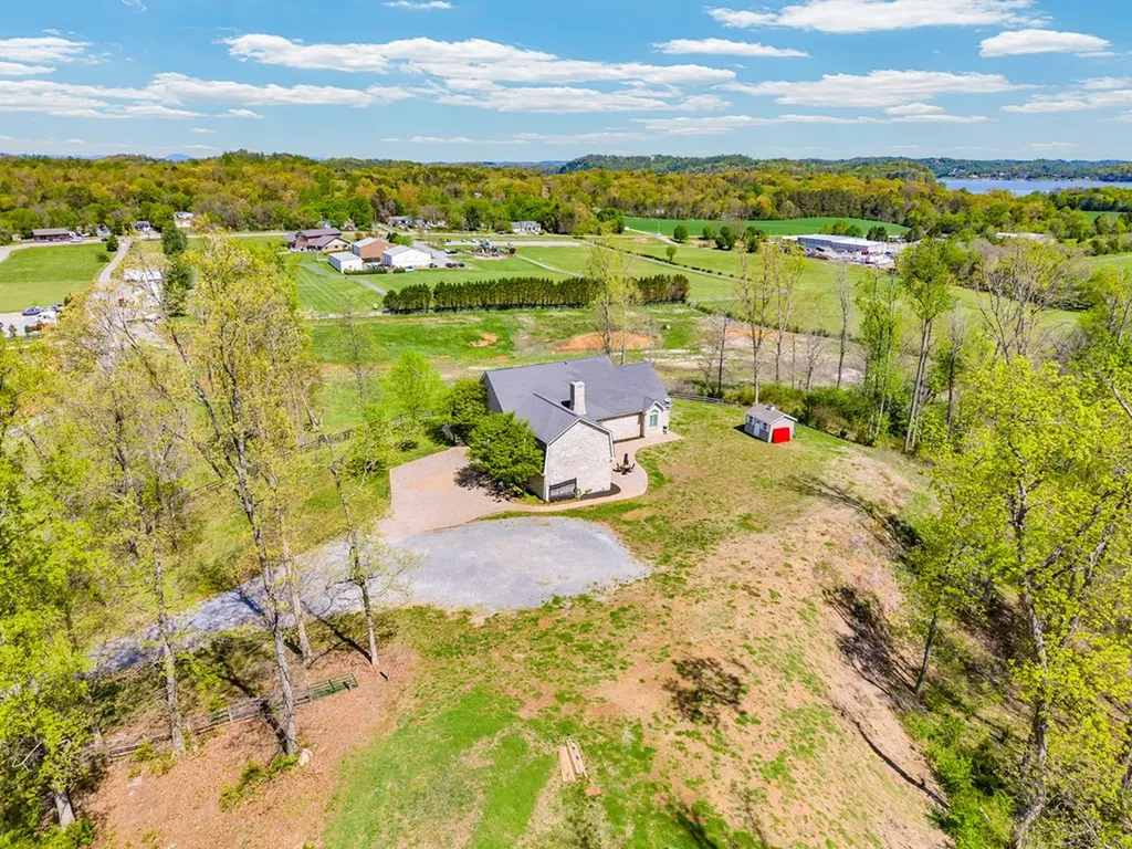 3631 Louisville Road Louisville TN 37777