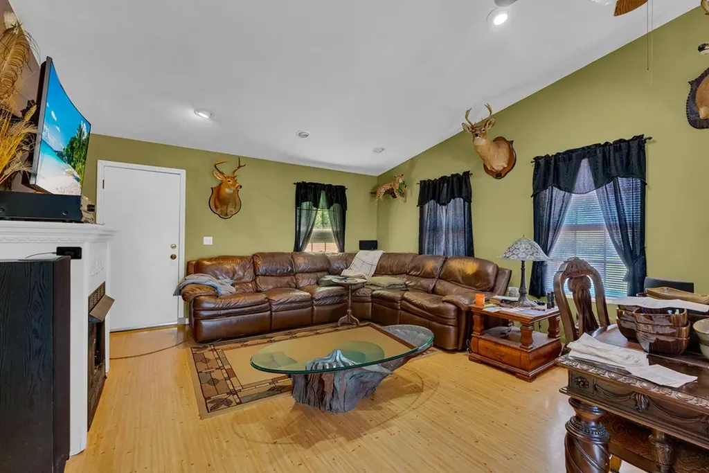 3631 Louisville Road Louisville TN 37777