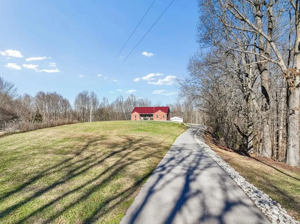 9200 Dobbs Cemetery Road Baxter TN 38544