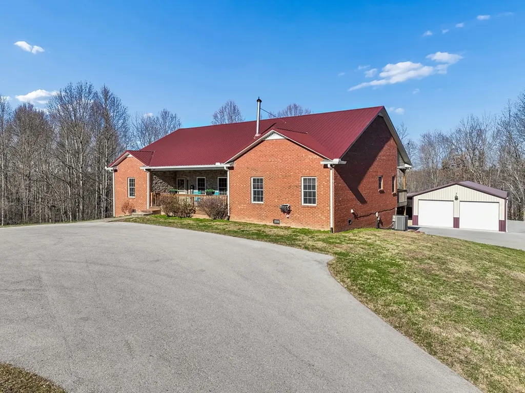 9200 Dobbs Cemetery Road Baxter TN 38544