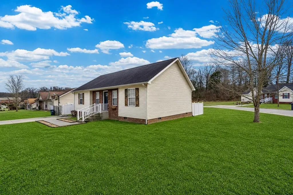 1223 N Quail Hollow Circle Cookeville TN 38501