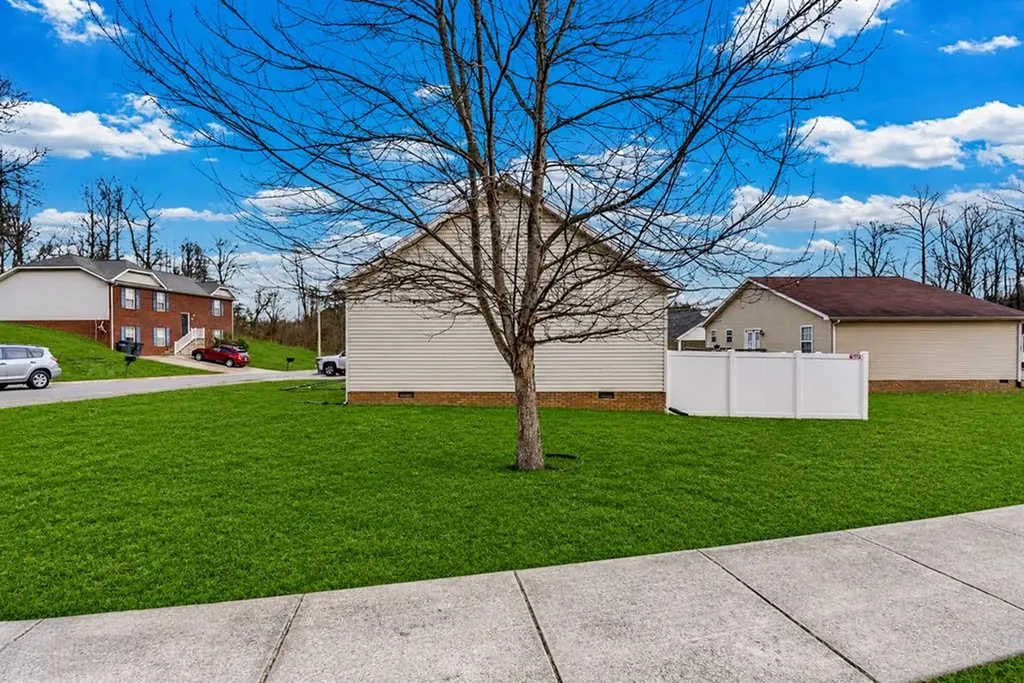 1223 N Quail Hollow Circle Cookeville TN 38501