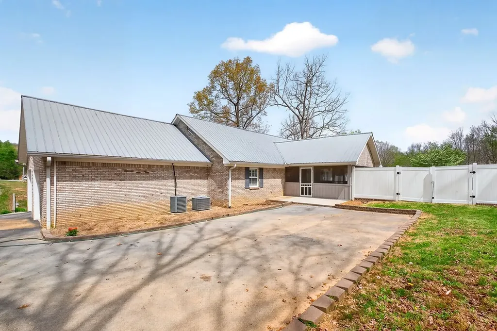 152 Black Mountain Road E Dunlap TN 37327