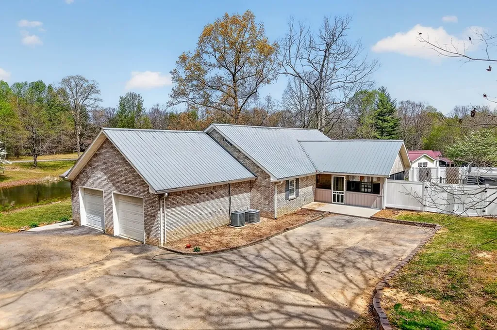 152 Black Mountain Road E Dunlap TN 37327
