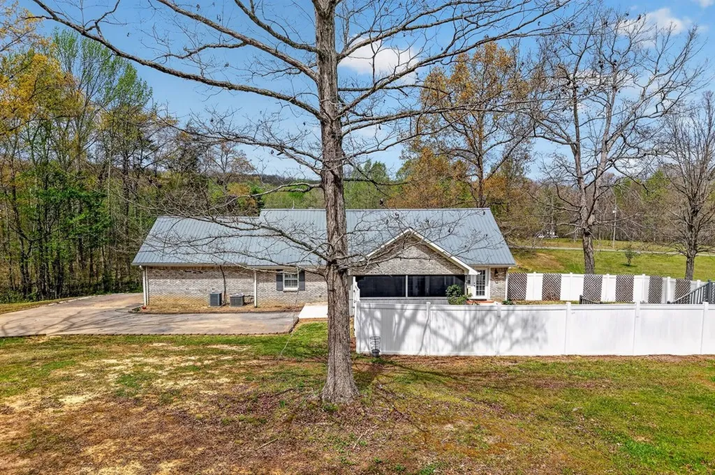 152 Black Mountain Road E Dunlap TN 37327