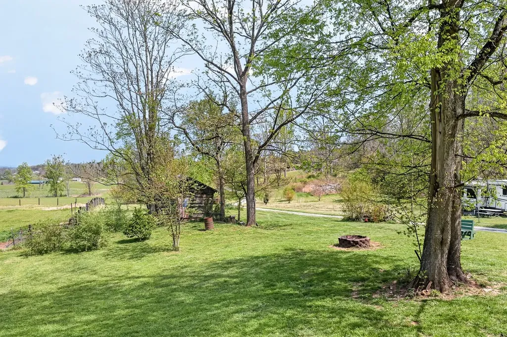 1218 Moody Road Byrdstown TN 38549