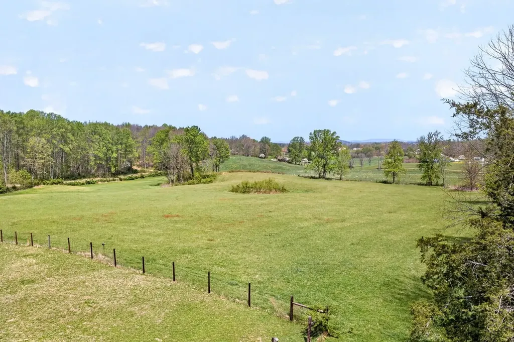 1218 Moody Road Byrdstown TN 38549