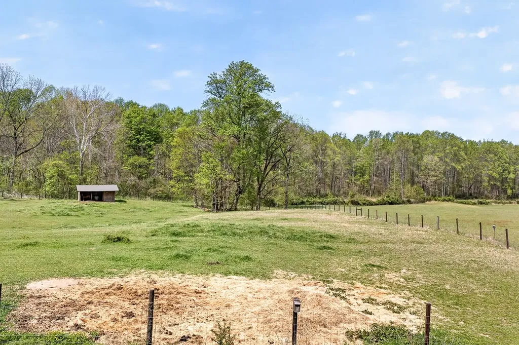 1218 Moody Road Byrdstown TN 38549