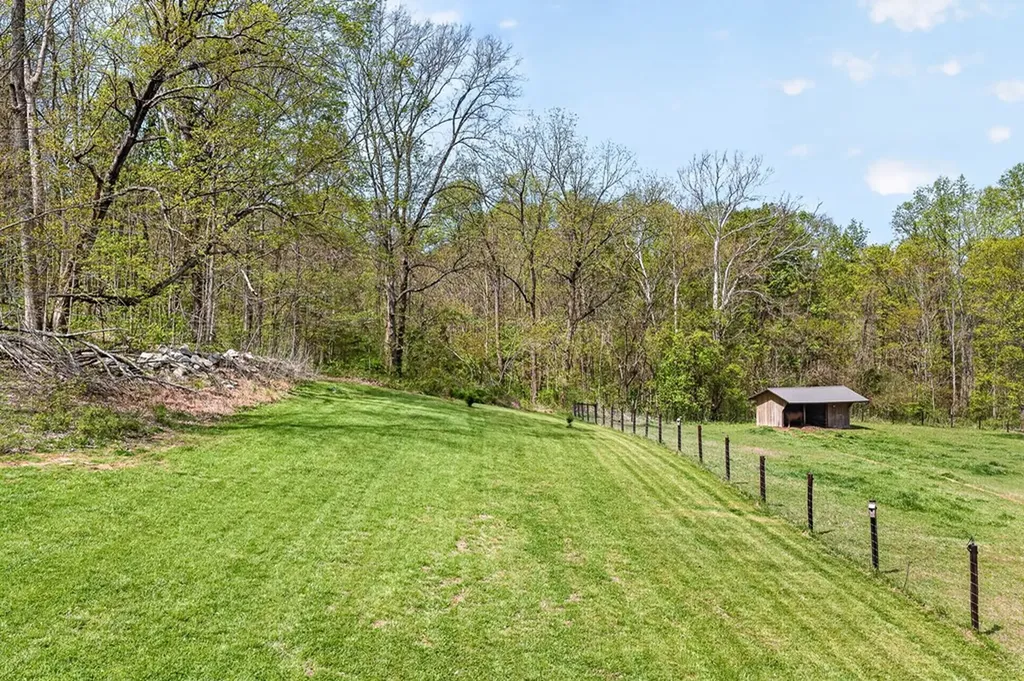 1218 Moody Road Byrdstown TN 38549
