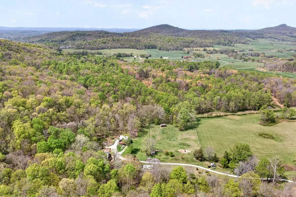 1218 Moody Road Byrdstown TN 38549