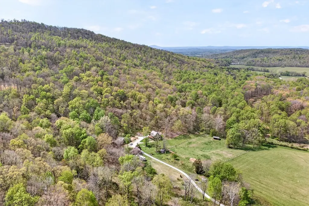 1218 Moody Road Byrdstown TN 38549