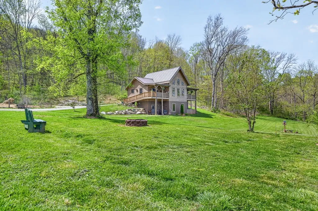 1218 Moody Road Byrdstown TN 38549