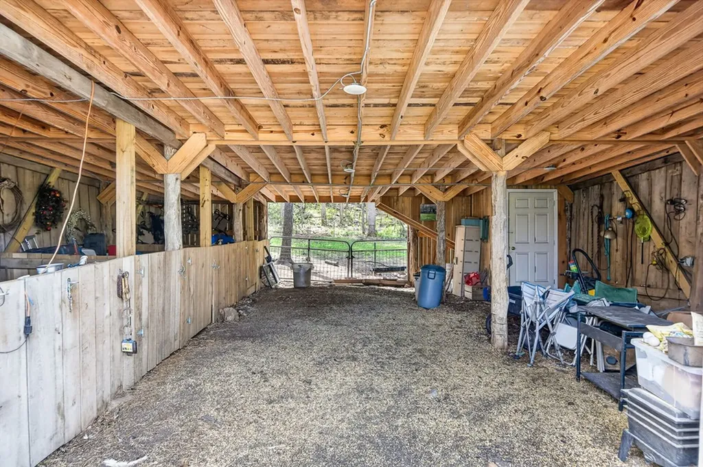 1218 Moody Road Byrdstown TN 38549