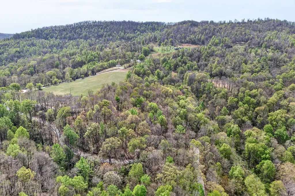 1218 Moody Road Byrdstown TN 38549